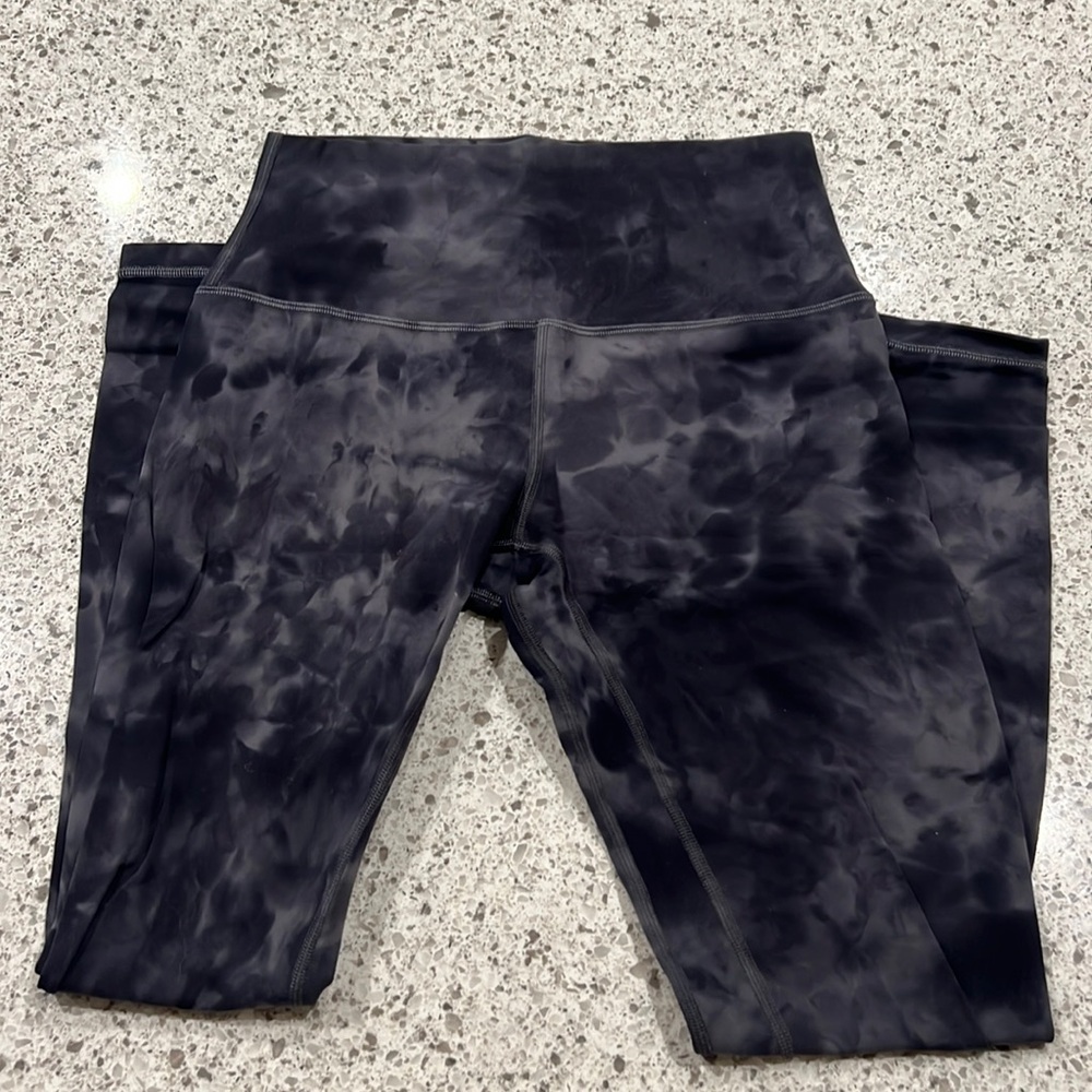 LIKE NEW lululemon align leggings size 6